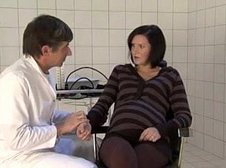 facile milf  gets fucked
